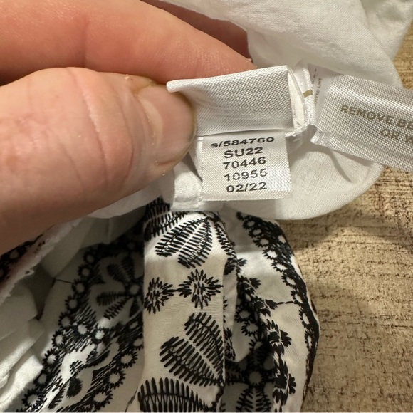 Ann Taylor Petite Embroidered Halter Midi Dress |
Size 0 - Picture 13 of 13